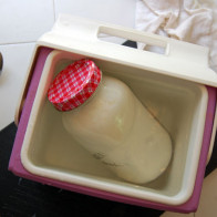 Bỏ túi ngay công thức làm sữa chua không đường siêu đơn giản