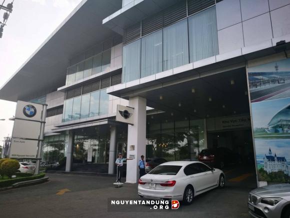 Sáng ngày 27/4, Trụ sở Euro Auto tại TPHCM gần như trong tình trạng ngừng hoạt động. Ảnh: Nguyễn Quang 