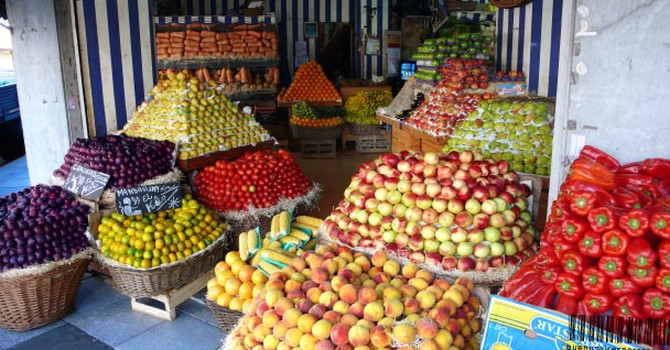 Hà Nội cấm bán hoa quả ở vỉa hè, 100% cửa hàng phải có đăng ký kinh doanh