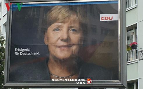 Đức tổng tuyển cử: Chiến thắng khó lọt tay bà Merkel