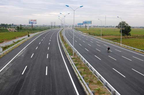 Thủ tướng: Khẩn trương hoàn thiện phương án xây dựng tuyến cao tốc Bắc - Nam - 1