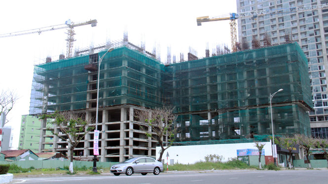 Công trình xây dựng 10 tầng không phép - Ảnh: Hữu Khá