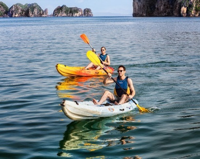 Khách đến Hạ Long sẽ không được chèo kayak từ ngày 1.4