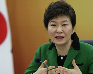 Cựu nữ Tổng thống đầu tiên của Hàn Quốc đối mặt 13 cáo buộc hình sự