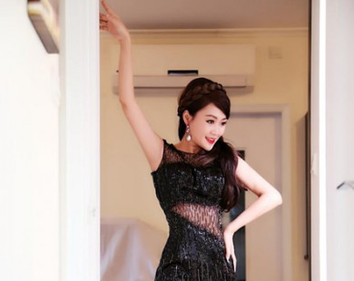 'Chúc Anh Đài' Lương Tiểu Băng quyến rũ trong bộ đầm đen xuyên thấu