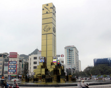 Hạ Long xác nhận xây cột đồng hồ 35 tỉ