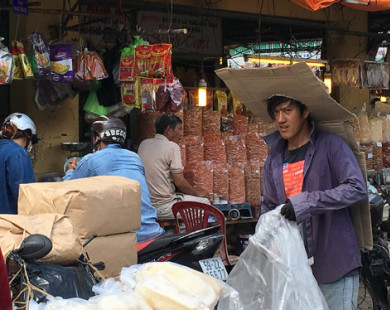 Người Sài Gòn 'tìm mọi cách' chống chọi nắng nóng