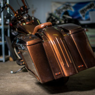 Ngắm Harley-Davidson Fat Boy độ màu đồng sang chảnh
