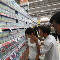 Trả giá sữa cho thị trường