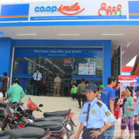 Trong khi 7-Eleven, Circle K… mải mê tranh giành ở kênh bán lẻ hiện đại thì Saigon Co.op vừa "đi một nước cờ" đầy khôn ngoan