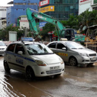 Hà Nội: Hàng nghìn hộ dân bị mất nước vì vỡ đường ống