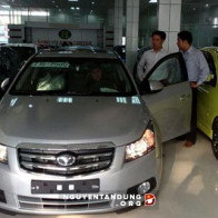 Ô tô giá rẻ ồ ạt vào Việt Nam chưa phát hiện gian lận