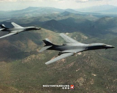 Mỹ điều hai máy bay ném bom B1 tới bán đảo Triều Tiên