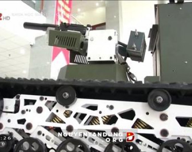 Việt Nam chế tạo robot chiến đấu sánh ngang Nga