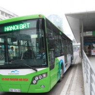 Chở 13.000 khách/ngày, buýt nhanh Hà Nội đang có dấu hiệu quá tải