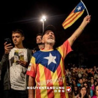 Tây Ban Nha tước quyền tự trị của Catalonia, giấc mơ độc lập tan vỡ?