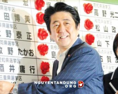 Thủ tướng Shinzo Abe tiến tới chiến thắng áp đảo: Chiến thuật cũ nhưng kinh điển