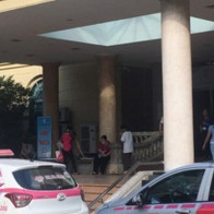 Bệnh viện bán chỗ taxi 40 triệu đồng/tháng