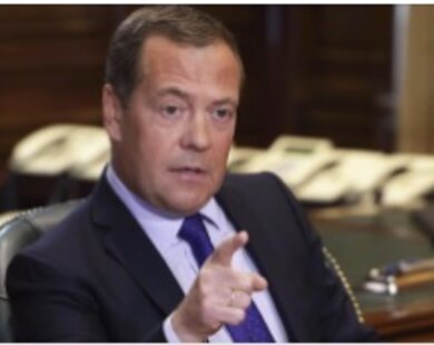 Ông Medvedev tuyên bố nhiều vũ khí Mỹ hơn sẽ khiến toàn bộ Ukraine ‘bị thiêu rụi'