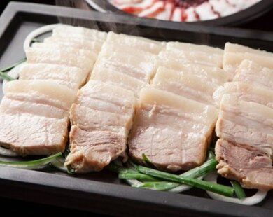 Để thịt lợn tự đào thải sạch độc tố ra ngoài: Luộc thịt thả thêm thứ này cứ an tâm mà ăn