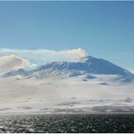 Núi lửa ở Nam Cực phun vàng thật mỗi ngày