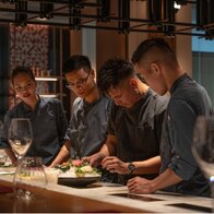 Chiến lược giữ chân khách hàng từ bàn ăn của các thương hiệu 5 sao