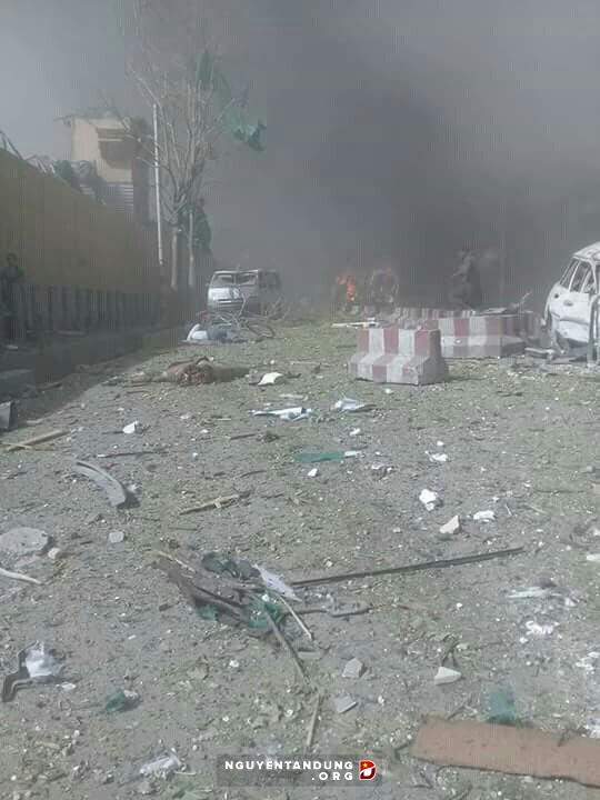 Nổ bom xe gần Đại sứ quán Đức ở Afghanistan, hàng chục người chết