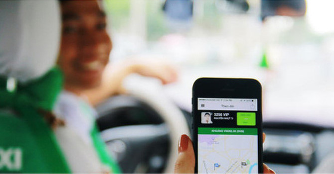 Hệ lụy nào nếu Uber, Grab rời khỏi Việt Nam?

