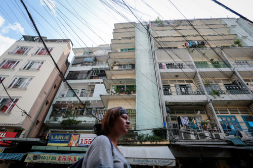 Tháo dỡ khẩn cấp 2 chung cư ở trung tâm Sài Gòn