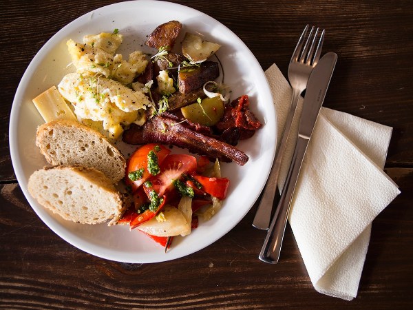 10 khách sạn có bữa ăn sáng muộn ngon nhất thế giới