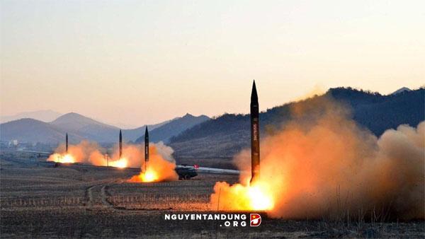 Triều Tiên phóng tên lửa sát biên giới Trung Quốc vào vùng đặc quyền kinh tế Nhật