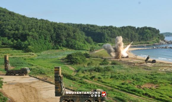 Mỹ – Hàn phóng hàng loạt tên lửa ‘dằn mặt’ Triều Tiên