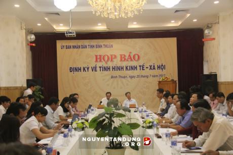 Khởi kiện Bộ TN&MT nếu không rút giấy phép ở biển Bình Thuận