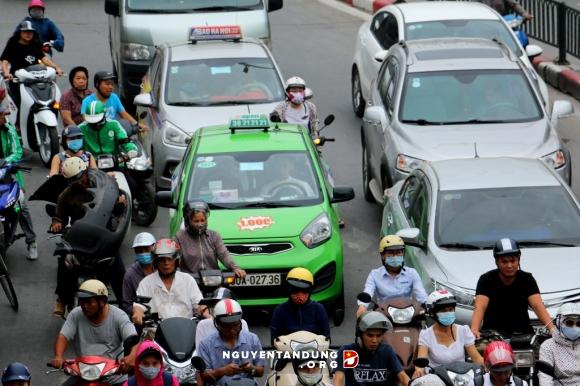 Hà Nội: Thay đổi mầu sơn taxi ngoài lộ trình cần gắn với lợi ích cộng đồng