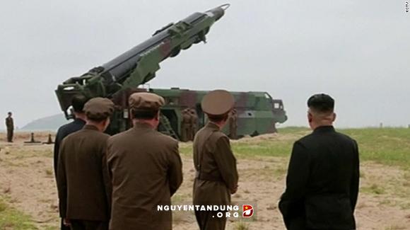 Mỹ – Hàn tập trận, Triều Tiên chuẩn bị tên lửa bắn vào Hawaii?