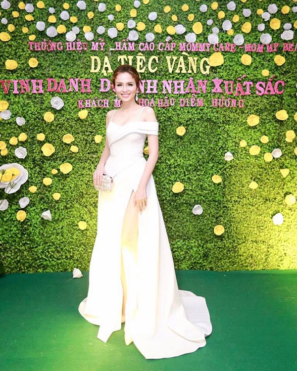 Hoa hậu Diễm Hương diện đầm trễ nải khoe vòng 1 gợi cảm, trắng muốt
