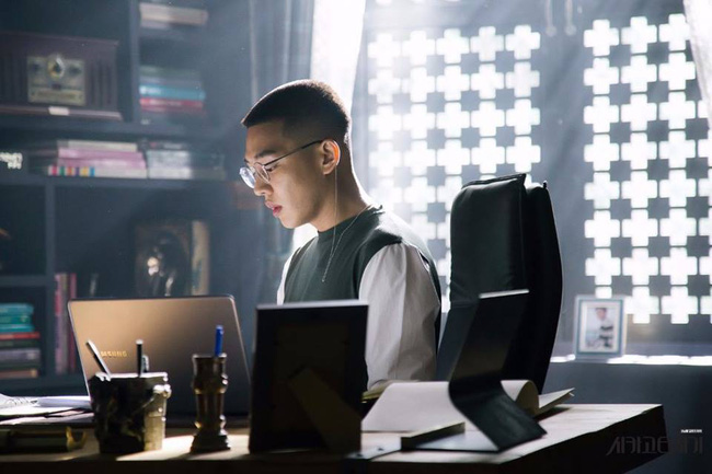 Lâu lắm rồi mới có một phim Hàn “hack” não như “Chicago Typewriter”! - Ảnh 10.