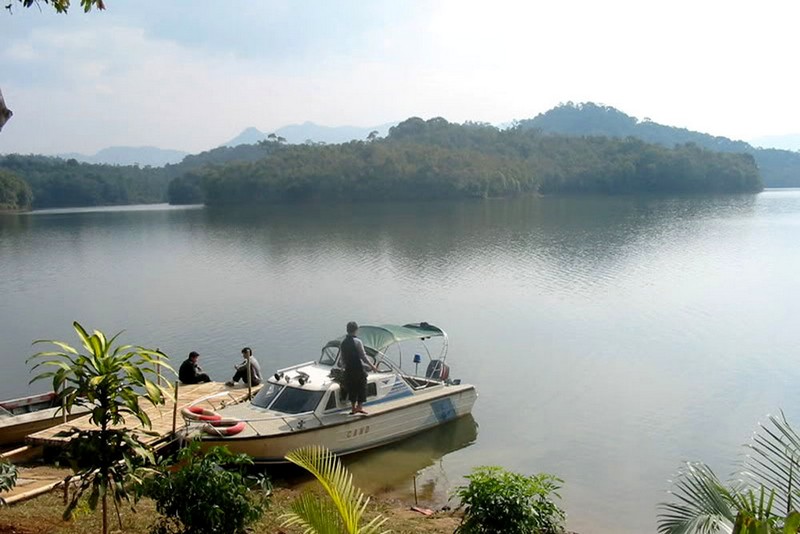 Đến Điện Biên ghé thăm hồ Pá Khoang