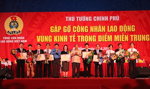 Thiết bị Vi điểm phẫu thuật: Top 10 sản phẩm Tự hào Trí tuệ Việt Nam 2017 - 1